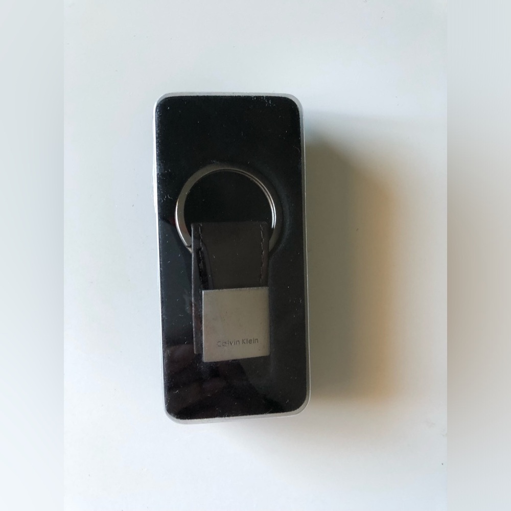 New Calvin Klein Mens Brown Silver Key Fob Keyfob Keychain Metal Ring Key Chain